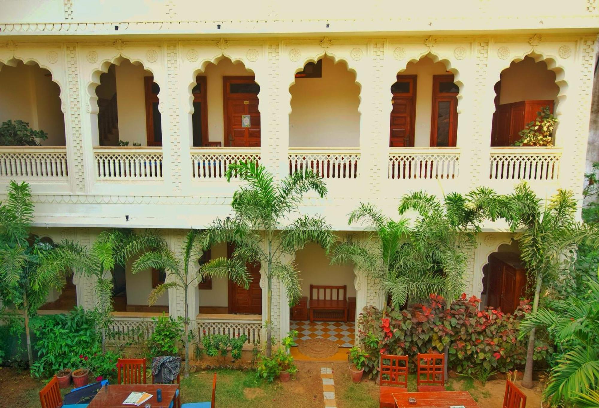 Banana Hostel Pushkar Exteriör bild